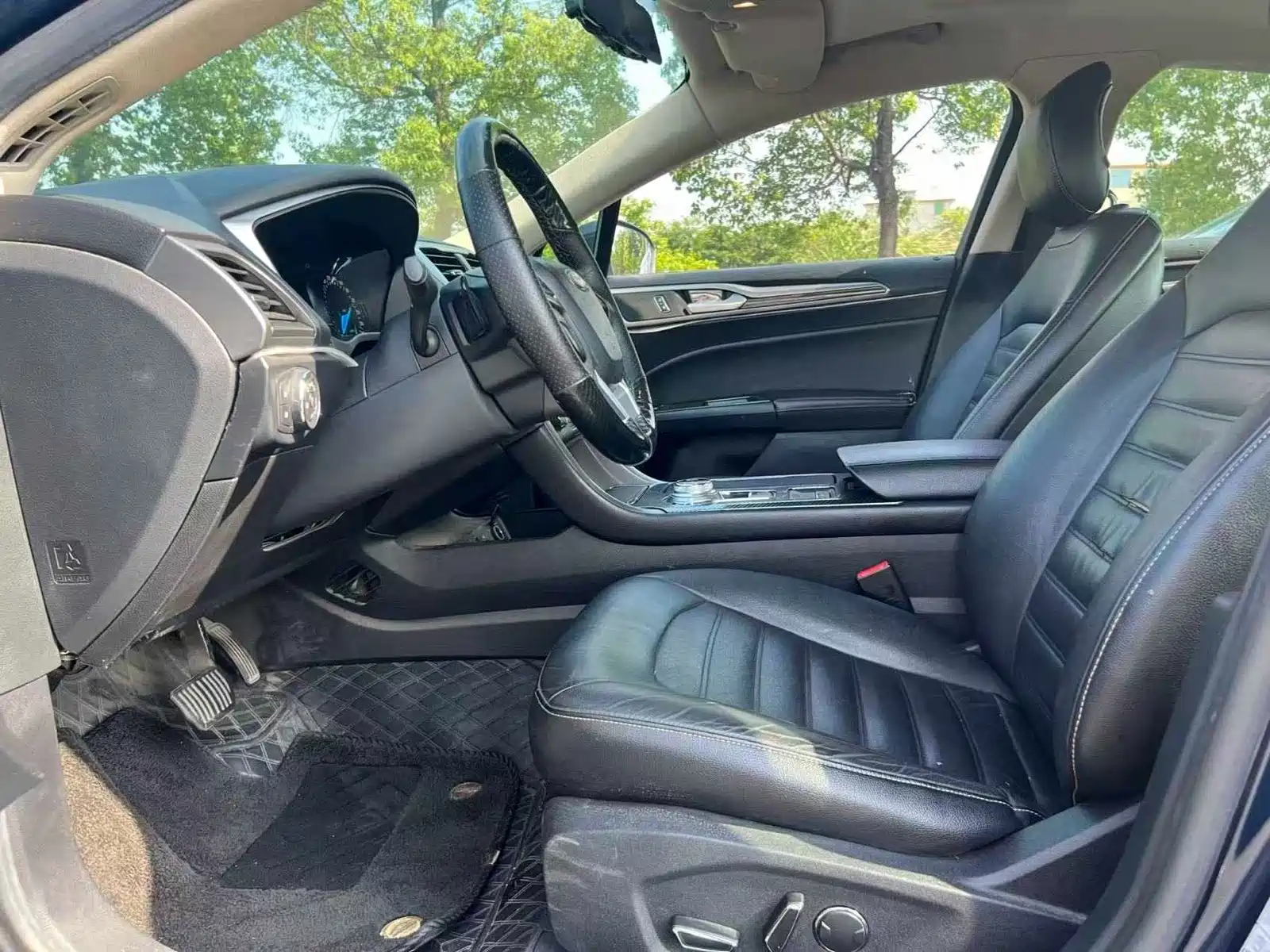 Фото 4 - Ford Mondeo