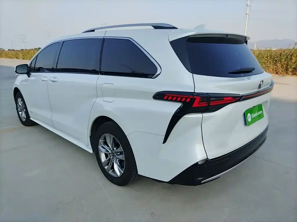 Toyota Sienna 2025 2024 2.5L Hybrid Comfort Edition