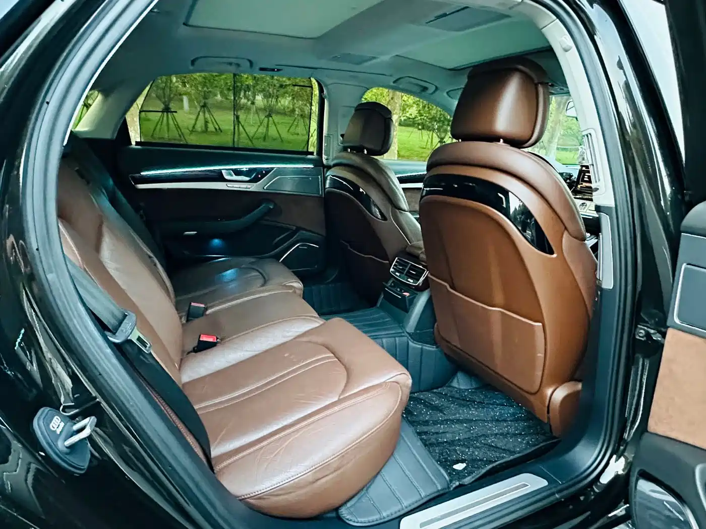 Фото 15 - Audi A8