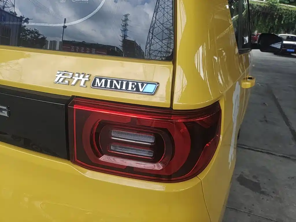 Фото 8 - Wuling Motors Hongguang MINIEV