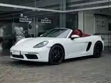 Photo 8 - Porsche 718