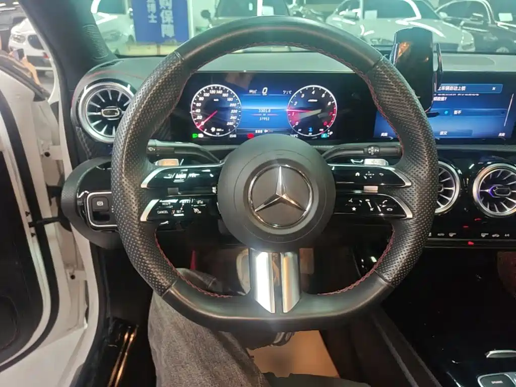 Mercedes-Benz A-Class 2025 2025 A 200 L Fashion Edition
