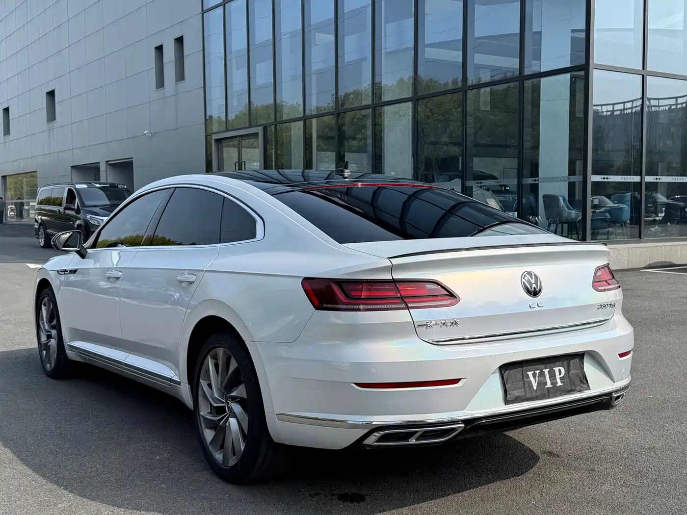 Volkswagen FAW-Volkswagen CC 2023 380TSI Eye-catching Edition фото 15
