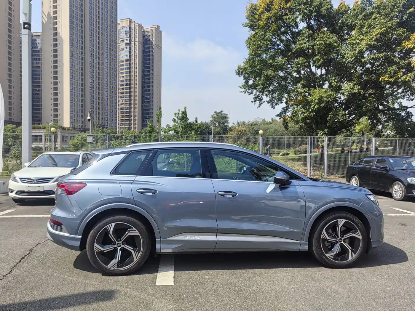 AUDI Q4 E TRON
