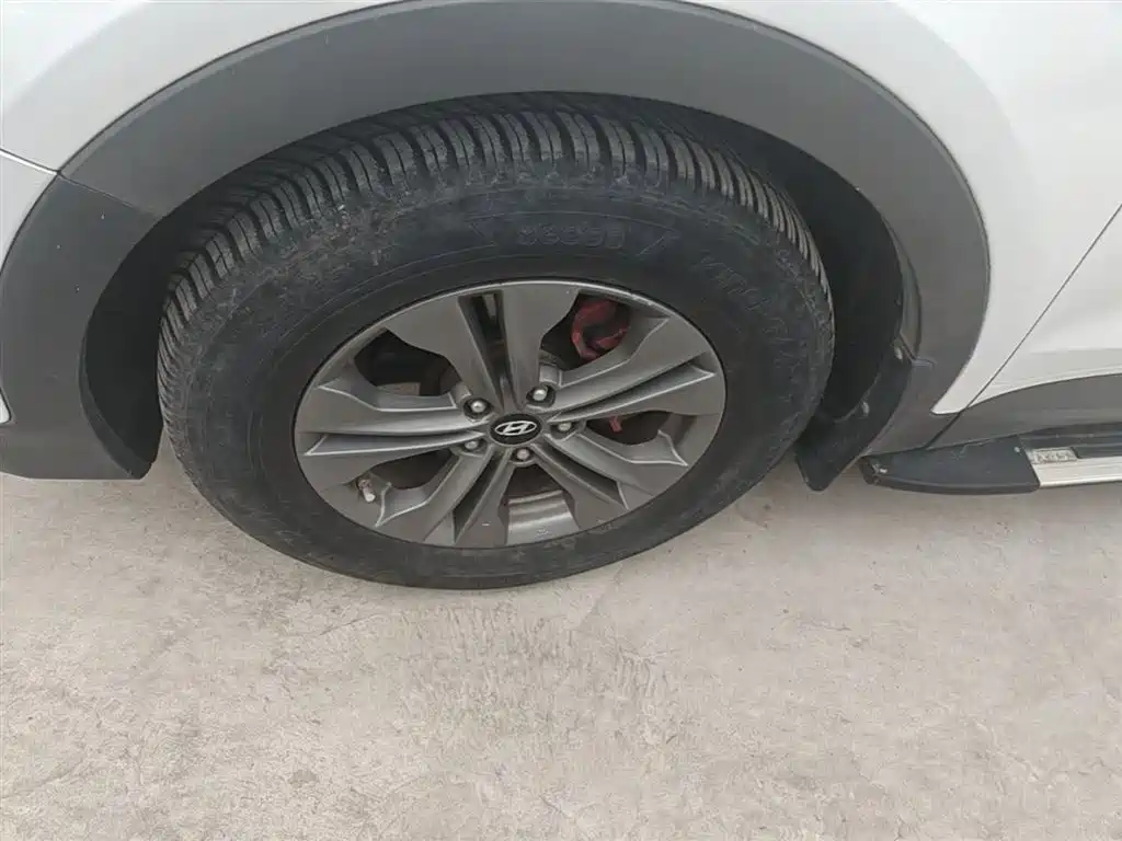 Hyundai Santa Fe 2013 Facelift 2.4L Automatic 4WD Smart фото 23