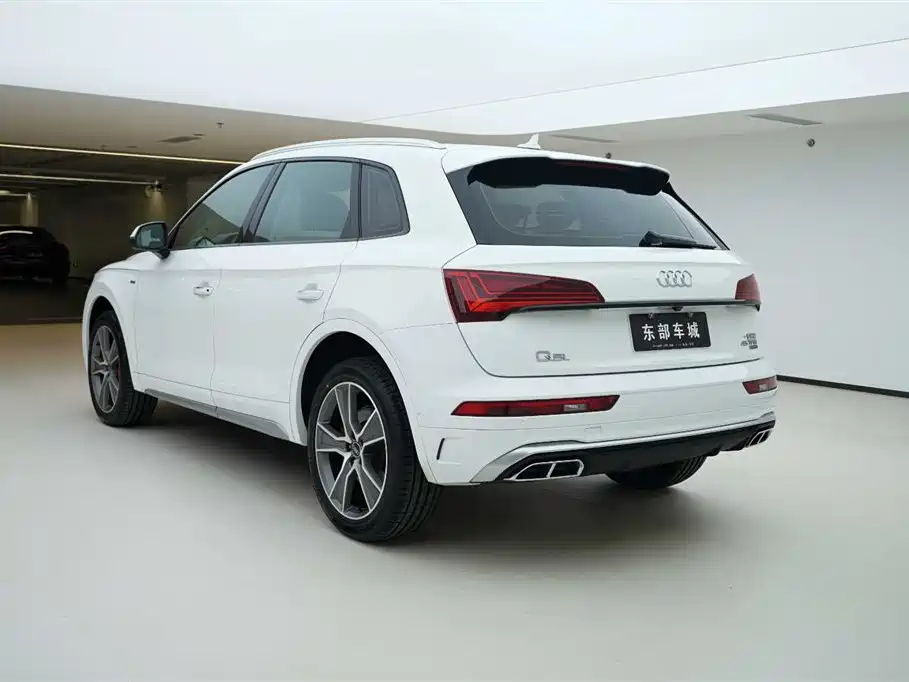 Audi Q5L 2022 45T Luxury Dynamic фото 4