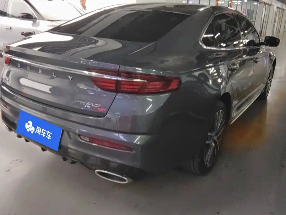 Фото 3 - Geely Preface