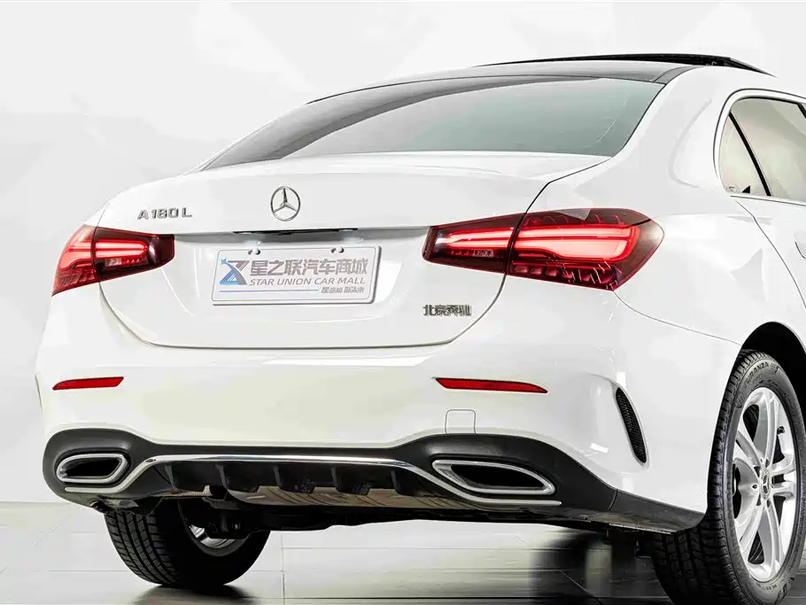 صورة 7 - Mercedes-Benz A-Class
