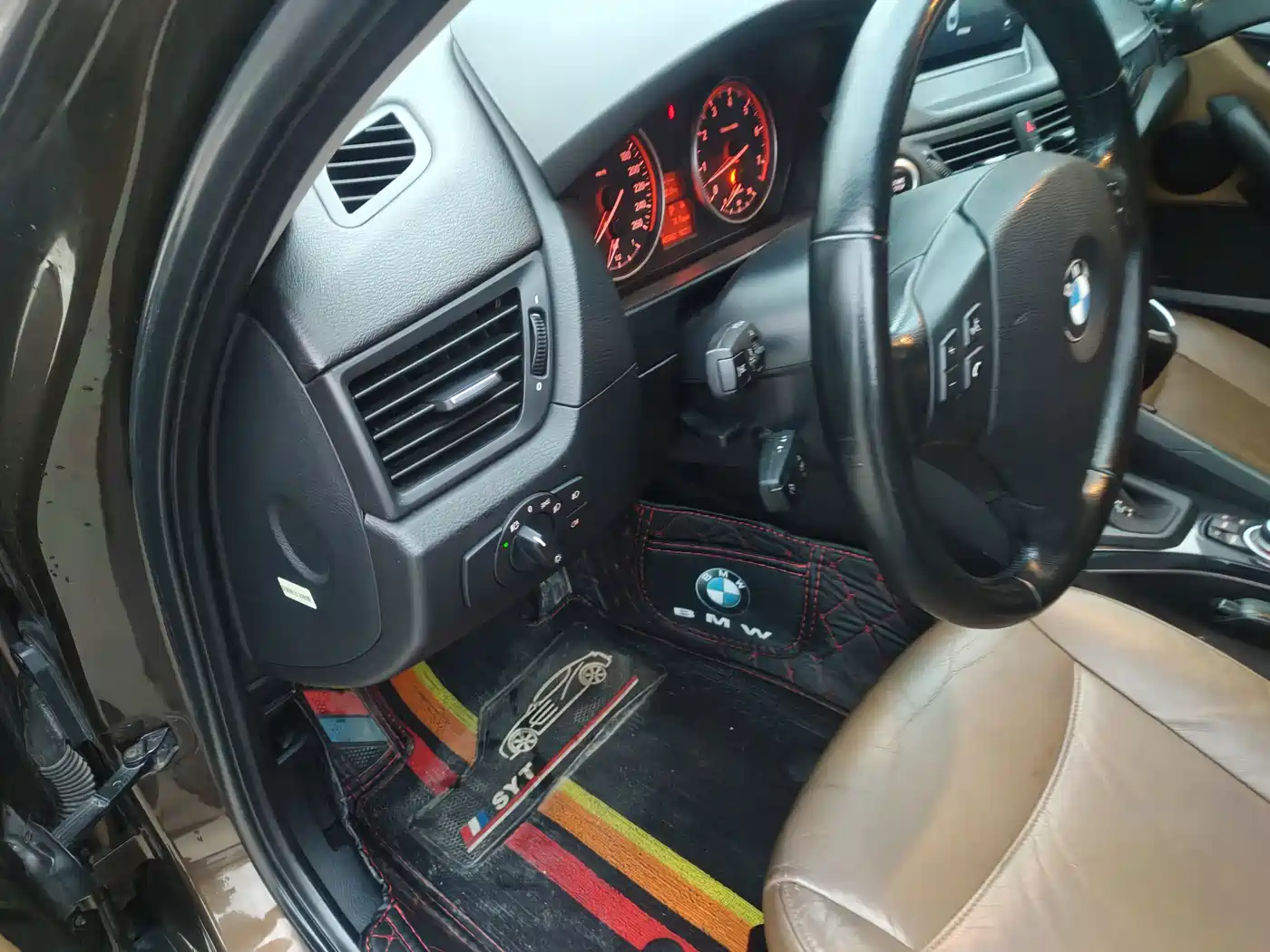 BMW X1 (Import) 2010 xDrive25i фото 43