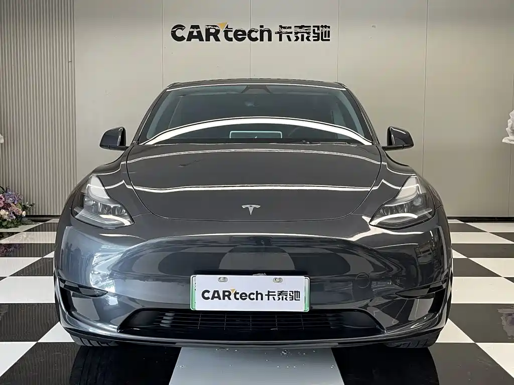 Фото 3 - Tesla Model Y