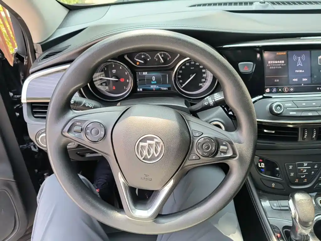 Фото 3 - Buick Envision Plus