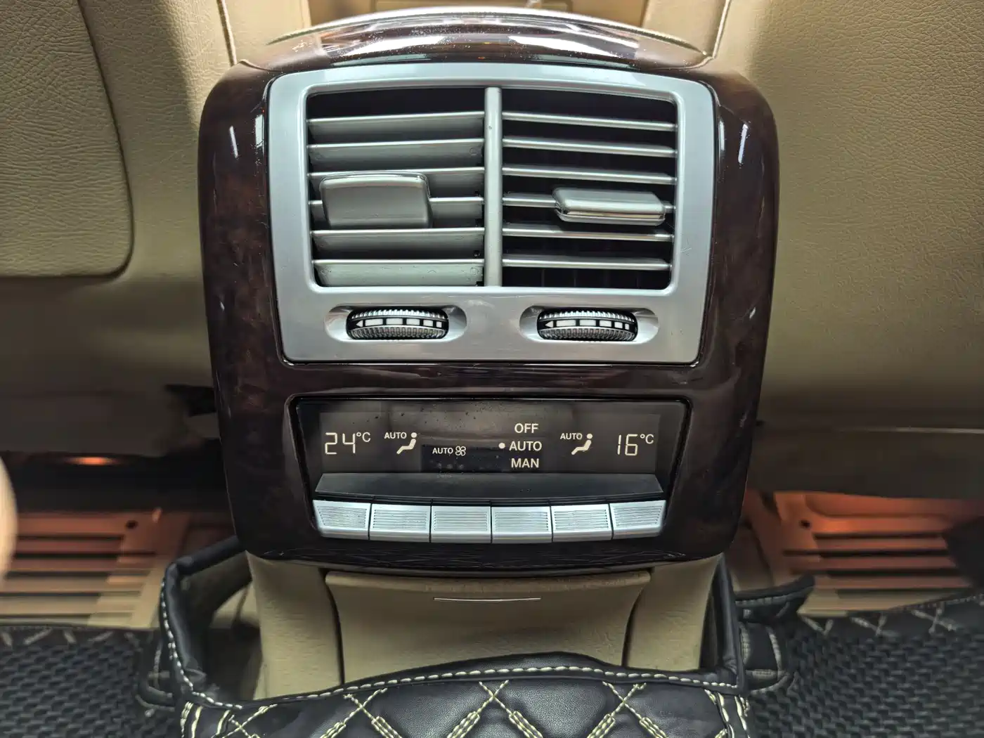 Mercedes-Benz S-Class 2012 S 400 L HYBRID Grand Edition фото 16