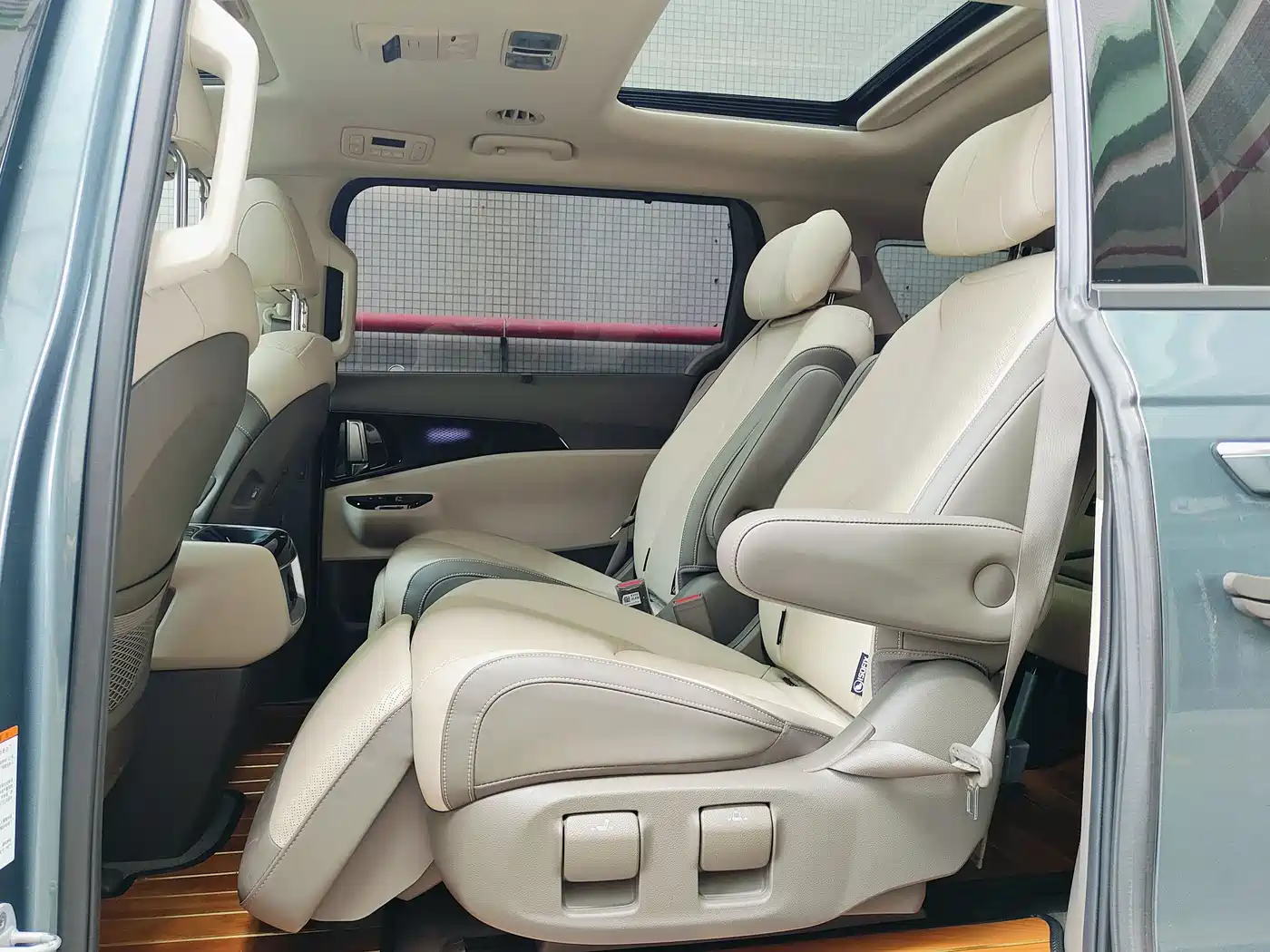 Kia Carnival 2021 2.0T Flagship Edition фото 10