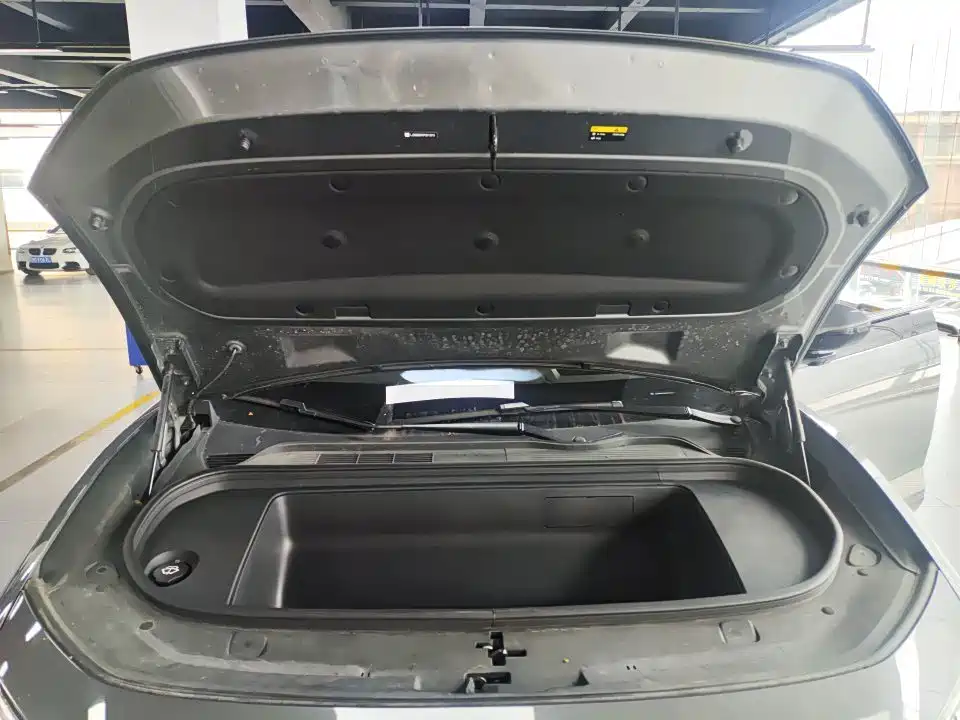 HiPhi Y 2023 2023 810km Long Range Edition
