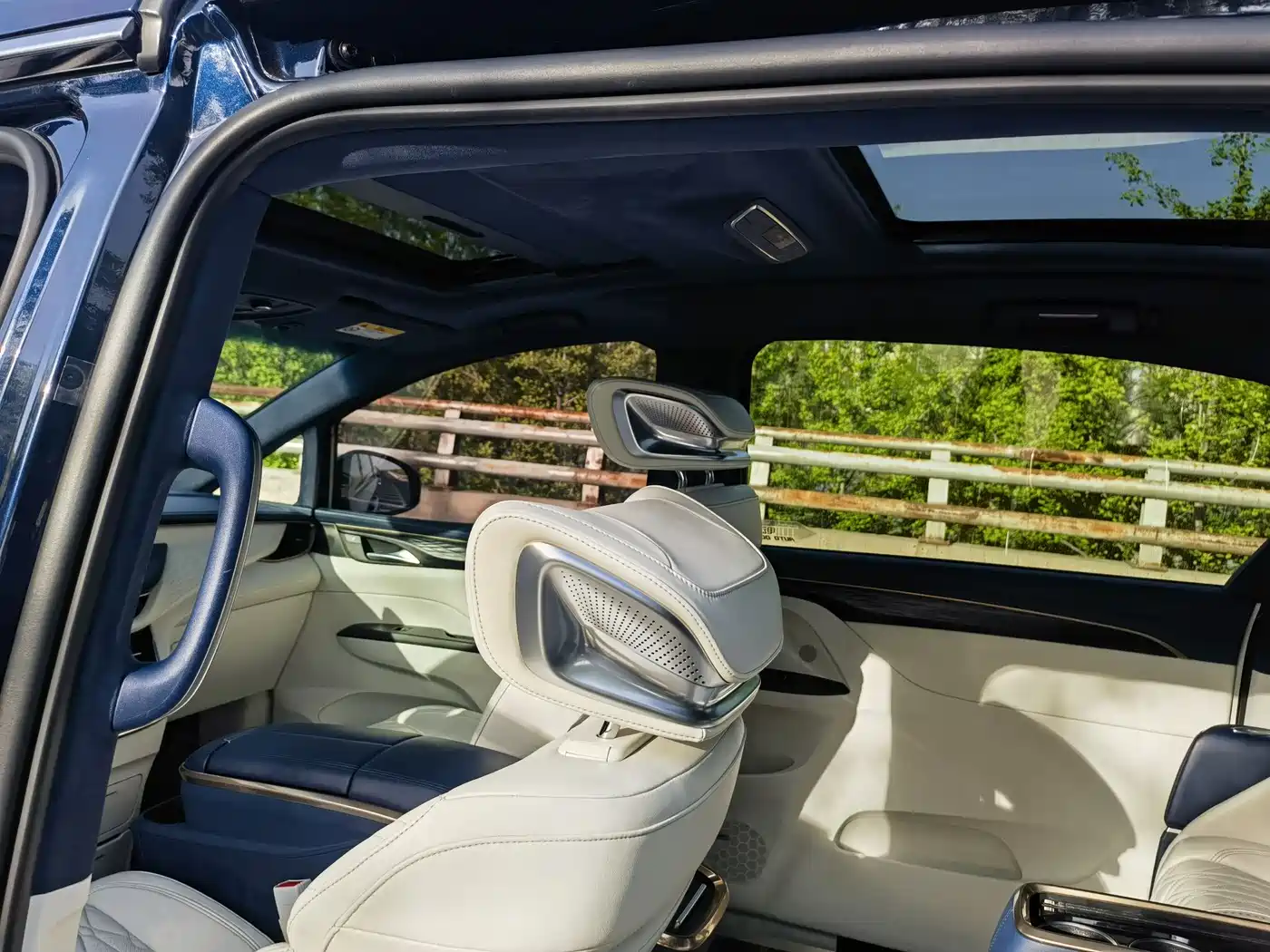 Buick GL8 2021 Avenir Aivia 4-Seater Prestige Edition фото 9