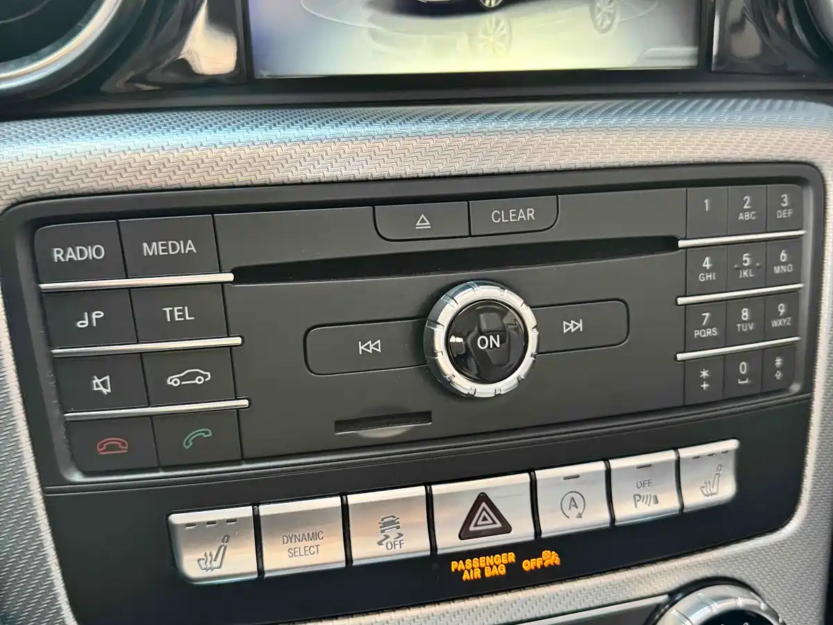 Mercedes-Benz SLC 2018 SLC 260 Dynamic фото 12
