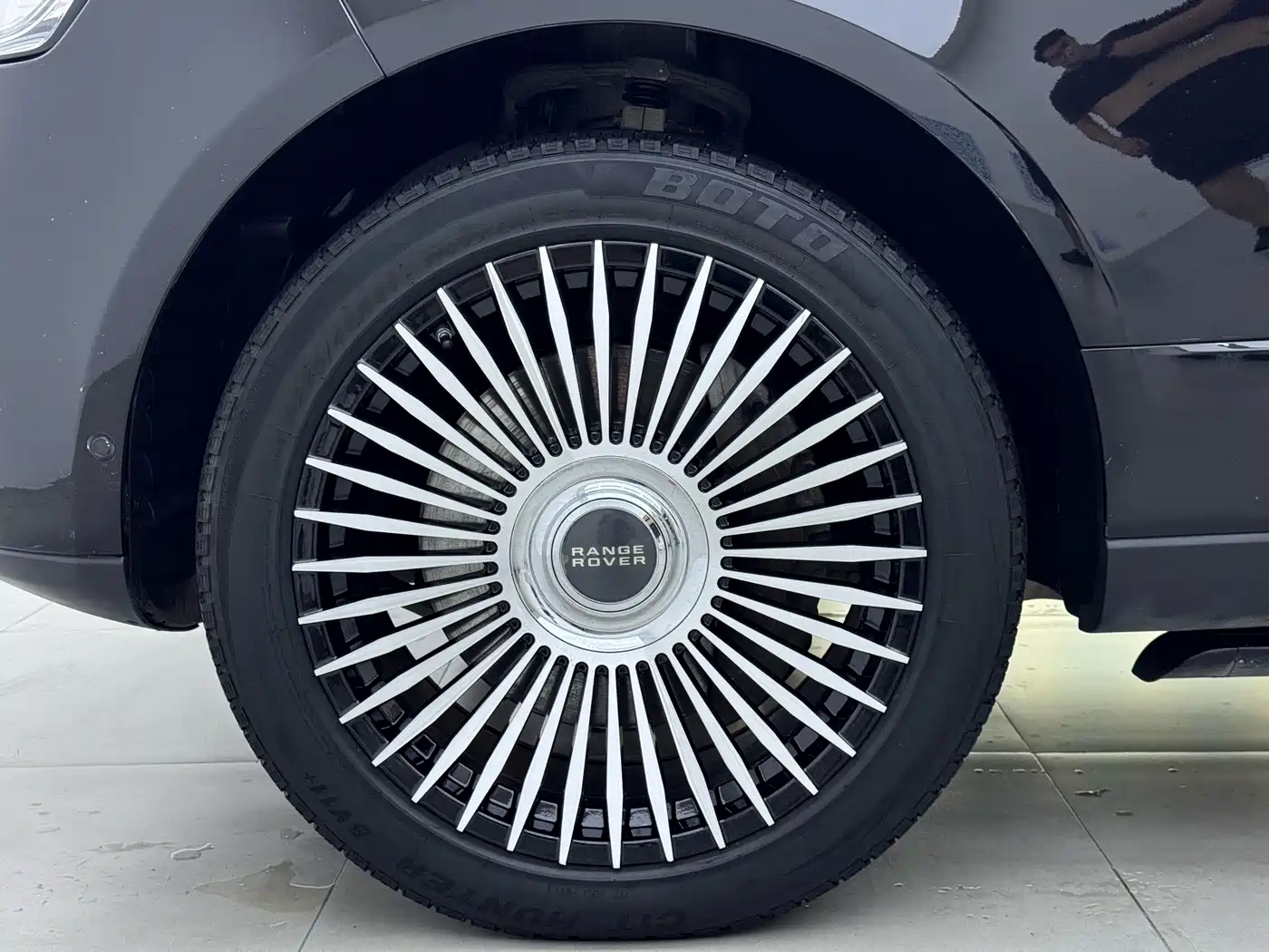 Photo 20 - Land Rover Range Rover
