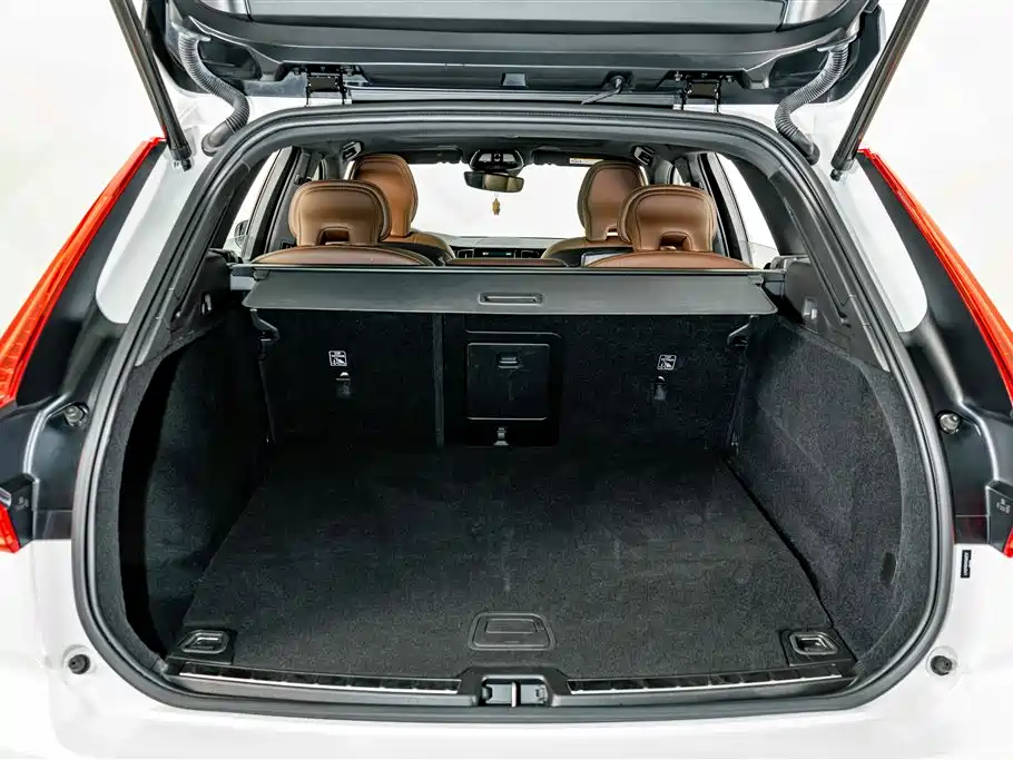 Volvo XC60 Plug-in Hybrid 2024 2023 T8 PHEV Long Range AWD Inscription Luxury Enjoyment Edition
