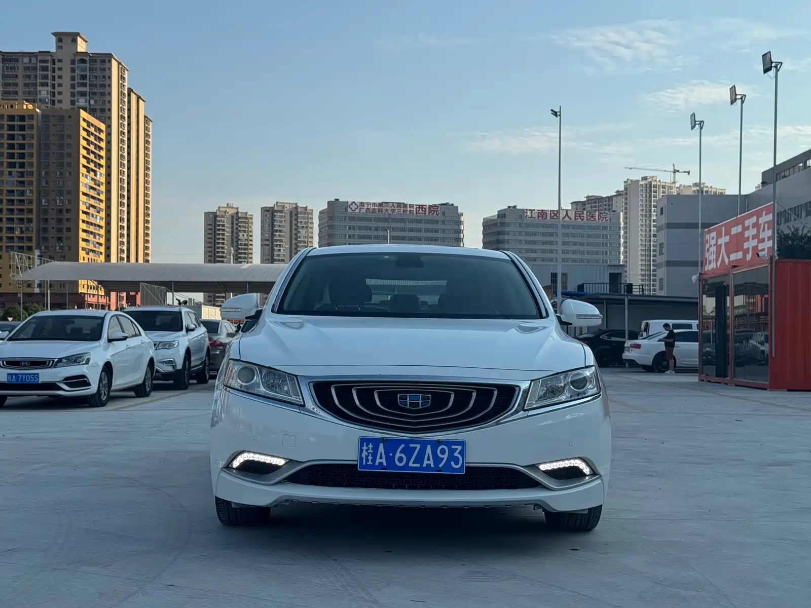 Фото 2 - Geely Borui