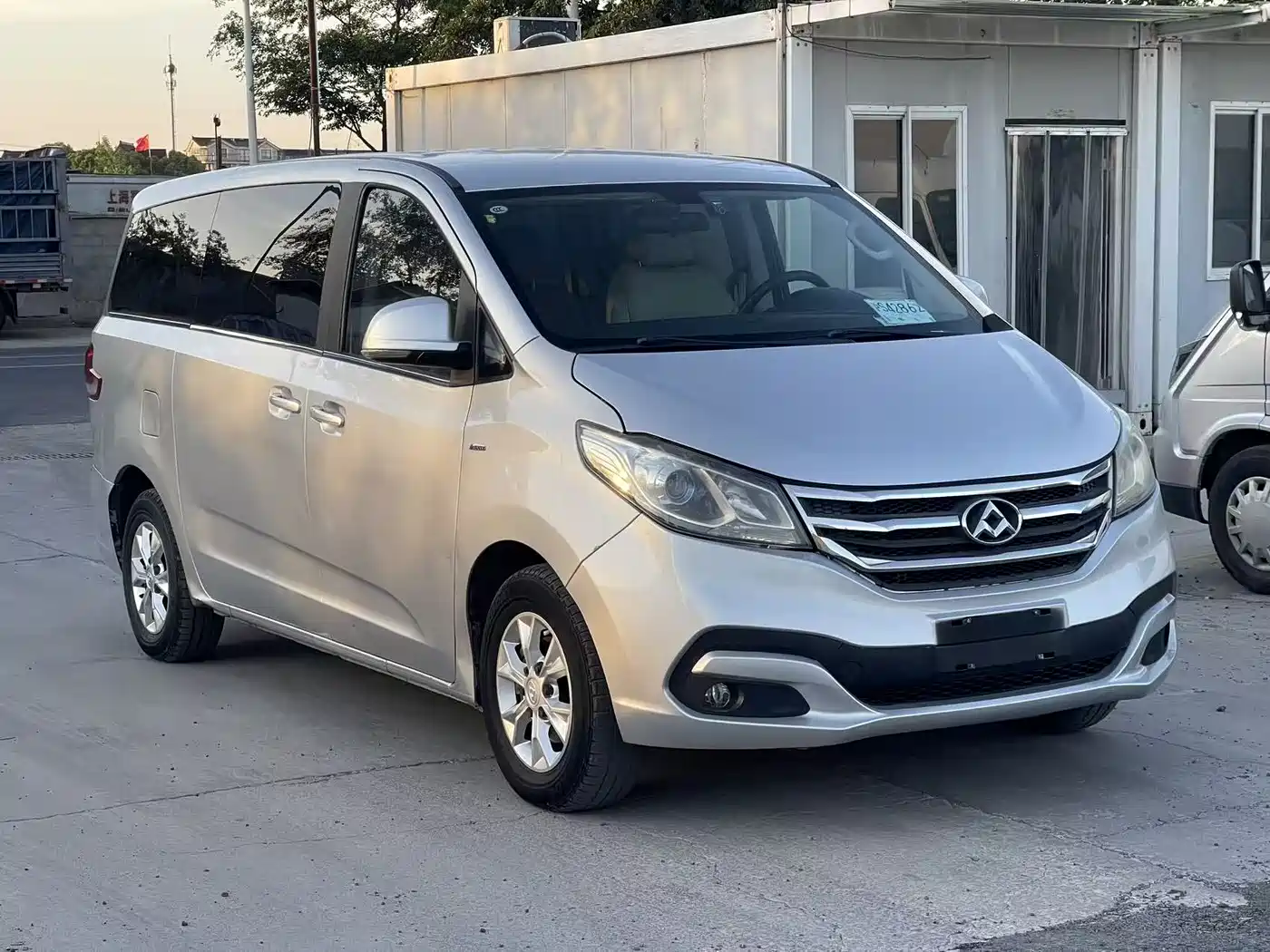 SAIC Maxus Maxus G10 2015 2.0T Automatic Commemorative Edition фото 3