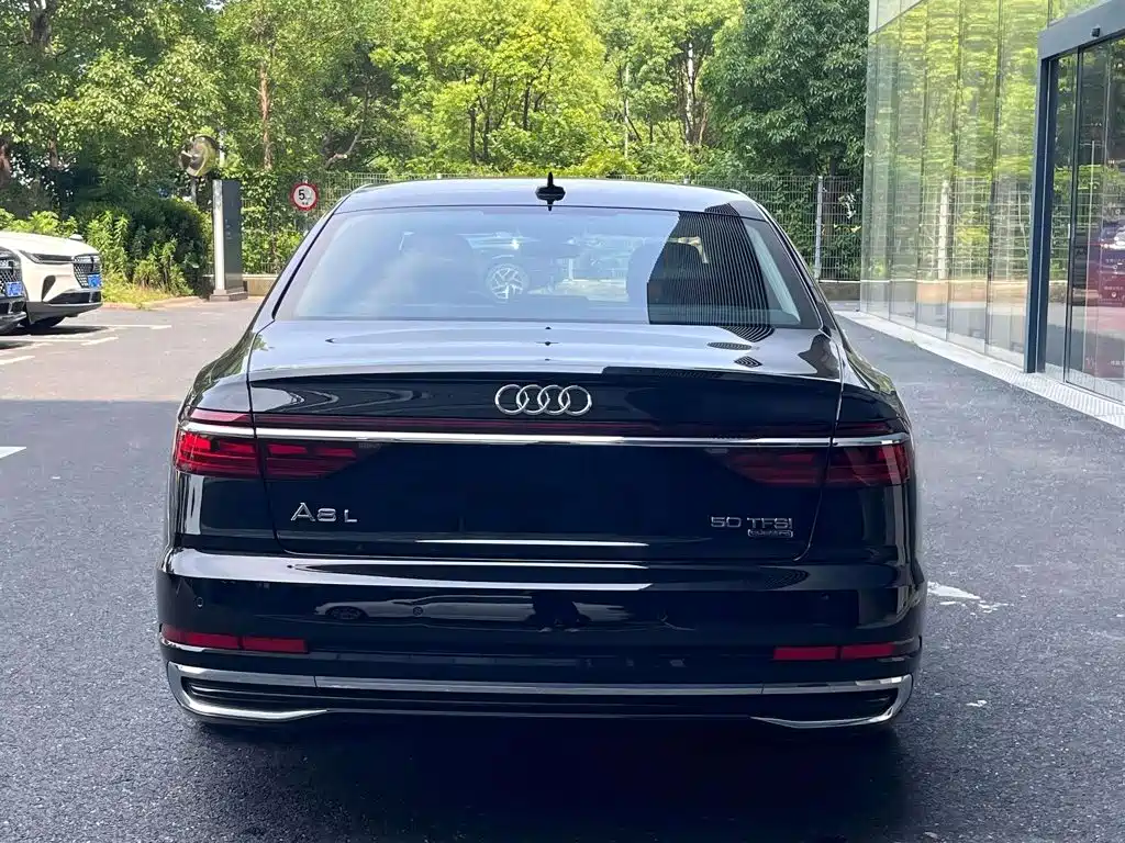 2025 Audi A8