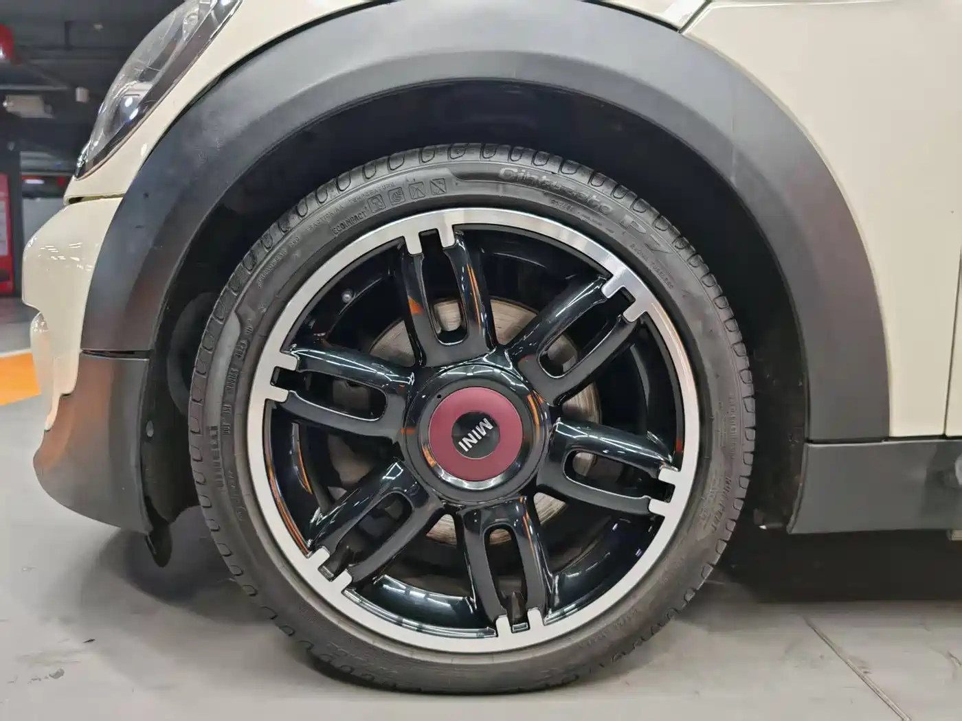 Фото 8 - MINI CLUBMAN
