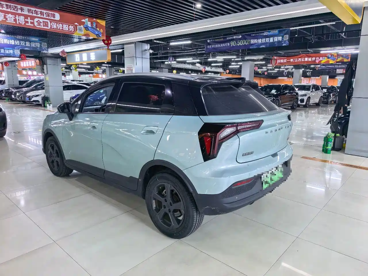Фото 8 - Geely Geometry E Firefly