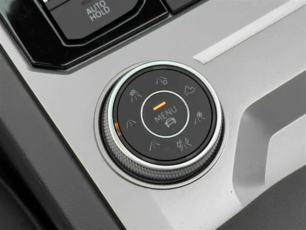Volkswagen Touareg 2023 3.0TSI R-Line Black Sports Package фото 13