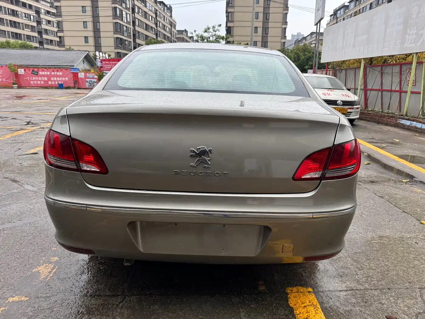 Peugeot 408 2011 2.0L Automatic Comfort Edition фото 5