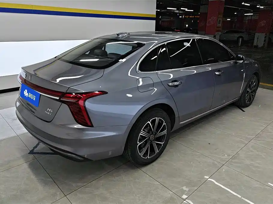 Hongqi H5 PHEV 2025 170 Super Hybrid Edition фото 3