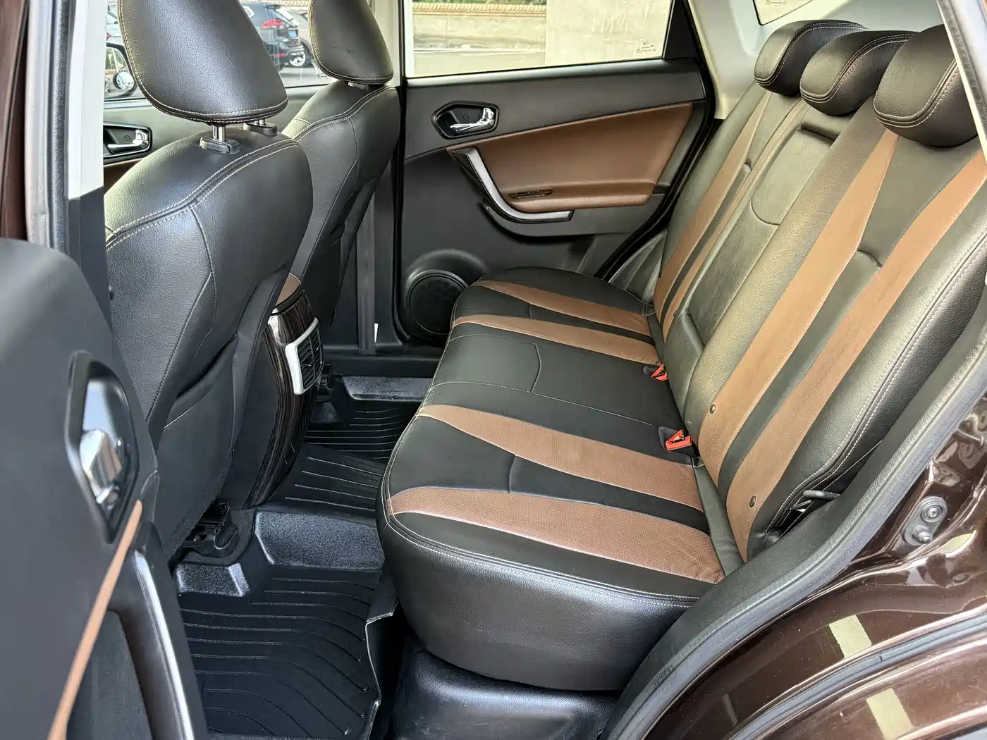 GAC Trumpchi Trumpchi GS5 Super 2015 2015 1.8T Automatic 4WD Luxury Navigation Edition