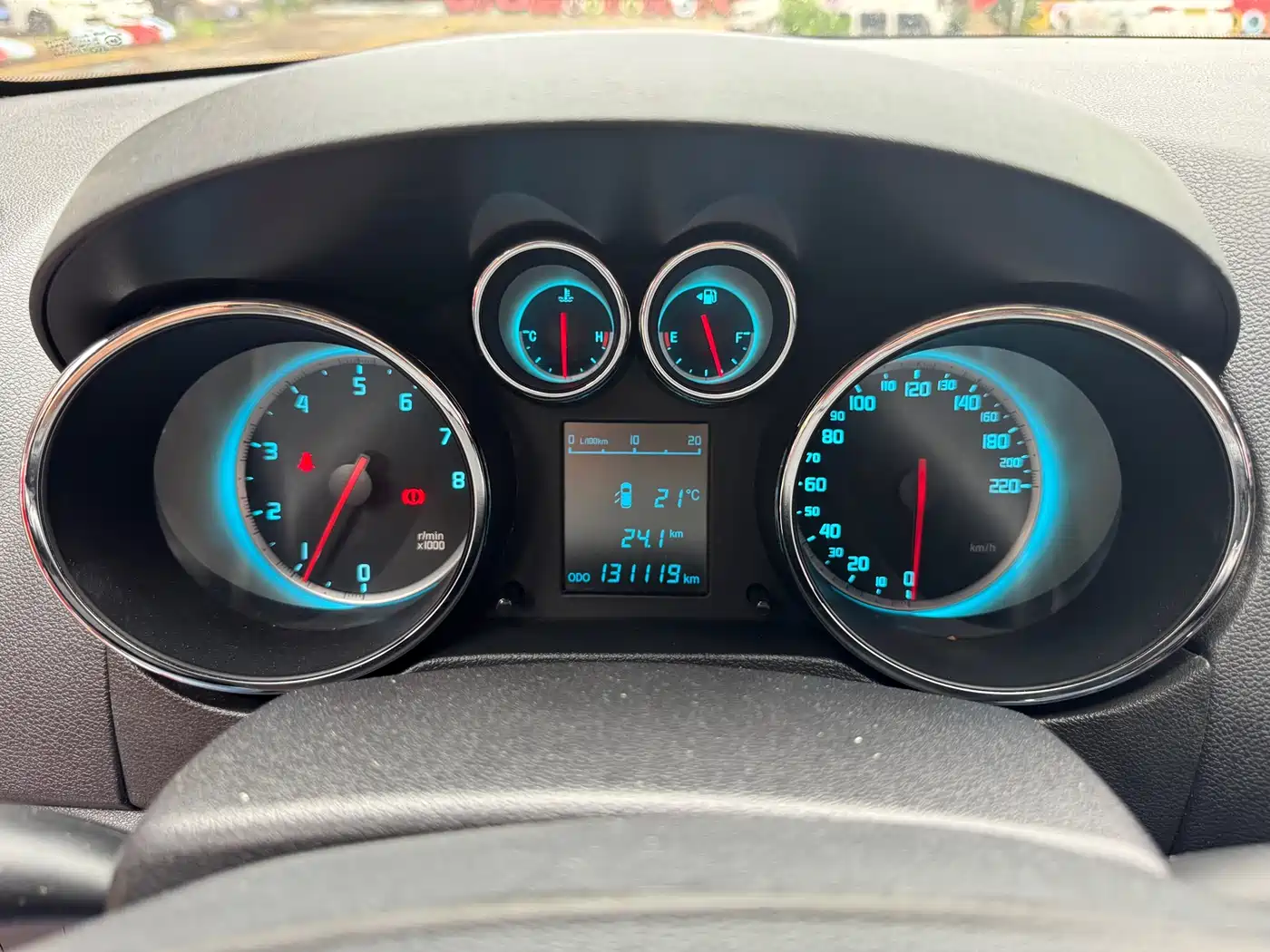 Photo 8 - Changan CS35