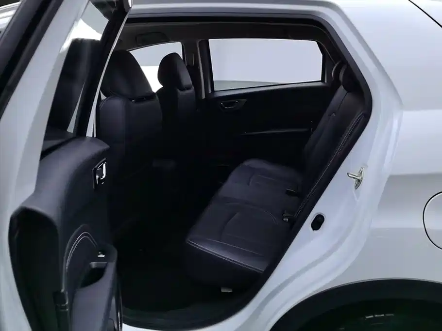Фото 11 - Geely Vision X3