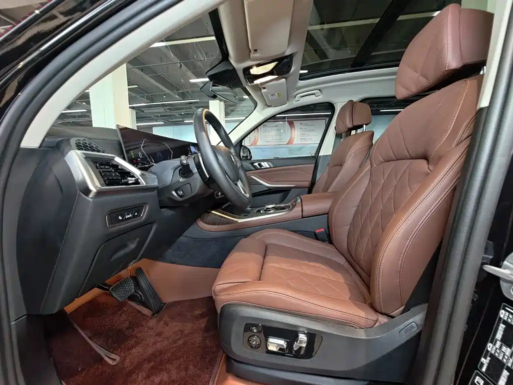 BMW X7 2025 2024 xDrive40i Leading Luxury Package