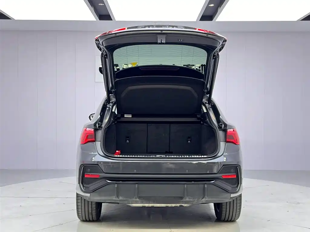 Audi Q3 Sportback 2023 40 TFSI Fashion фото 9