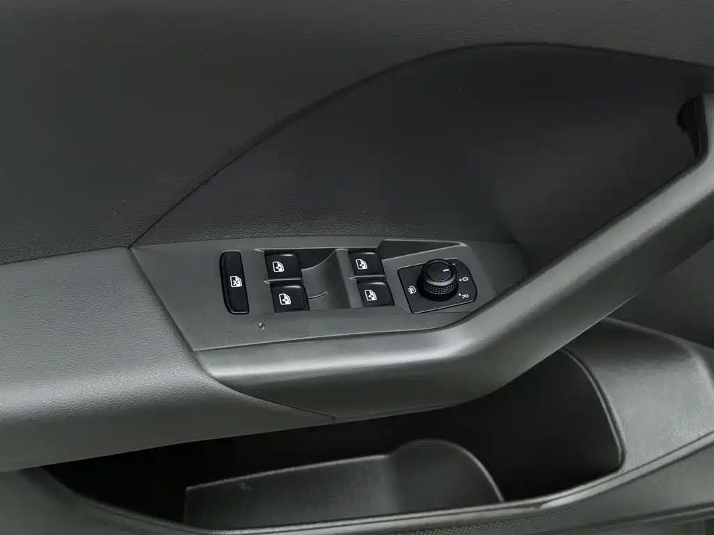 VOLKSWAGEN TU KAI