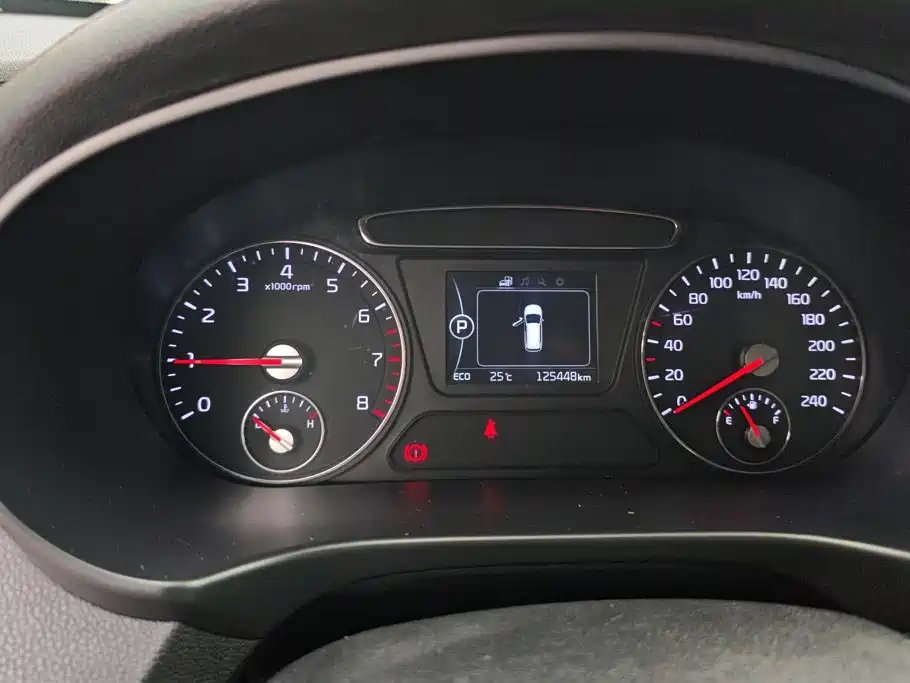 Kia Sorento 2015 2015 Sorento L 2.0T Gasoline 4WD Sport 7-seater China IV