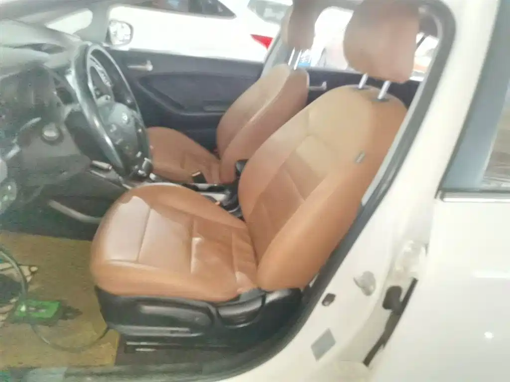 Kia K3S 2014 1.6L Automatic GLS фото 15