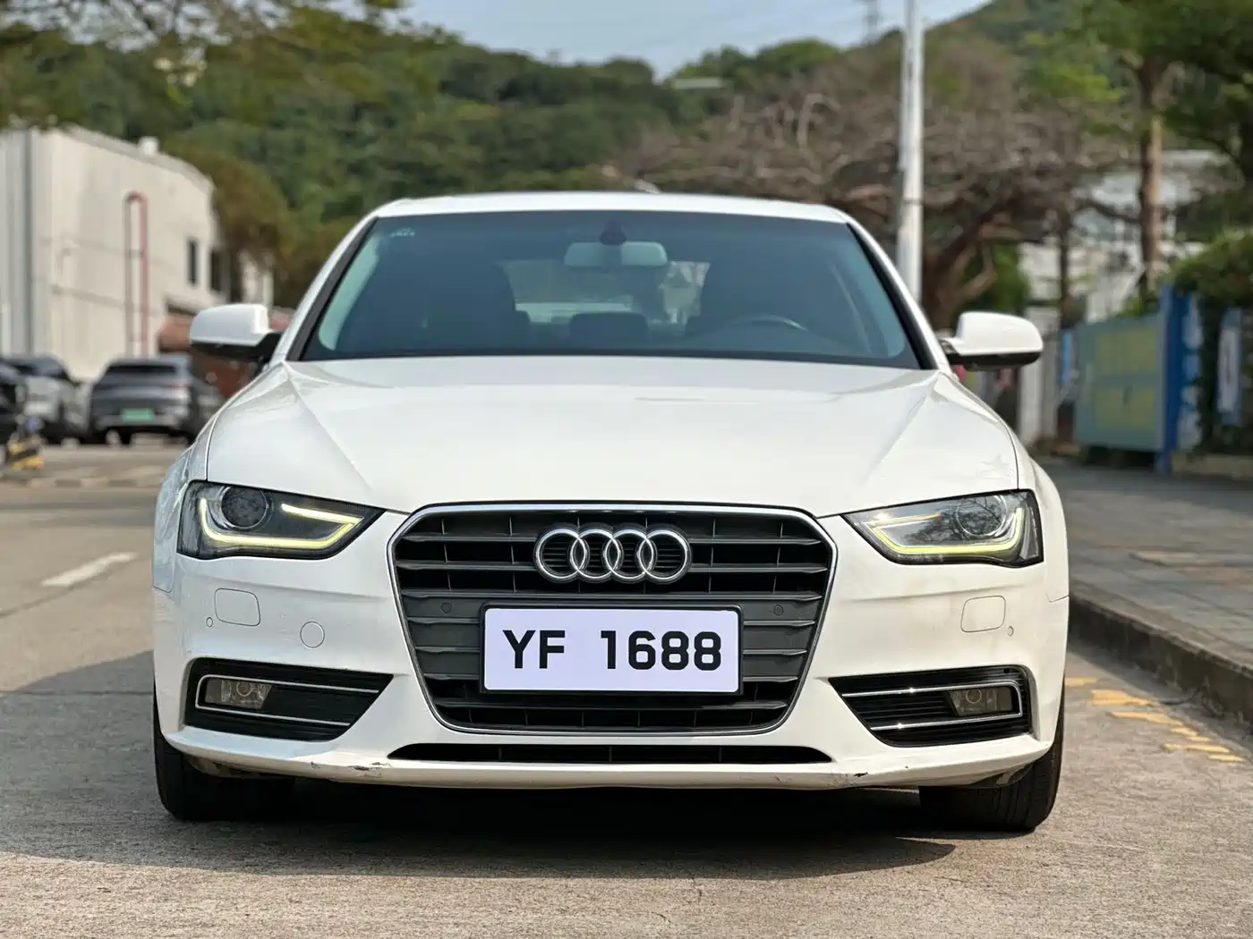 Audi A4L 2013 35 TFSI Automatic Standard фото 2