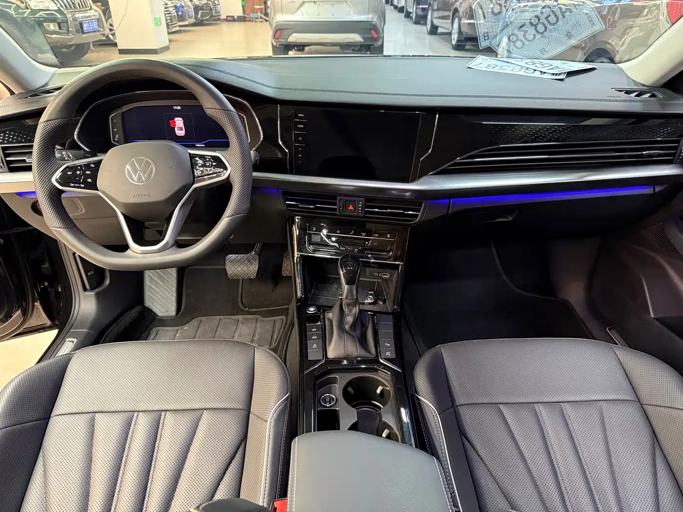 Volkswagen Passat 2024 380TSI Starlight Dragon Glory Edition фото 6