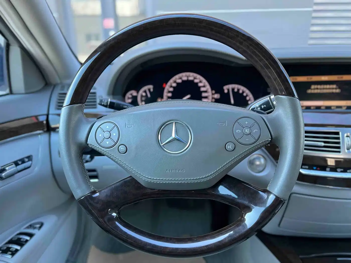 Mercedes-Benz S-Class 2012 S 300 L Luxury Grand Edition фото 11