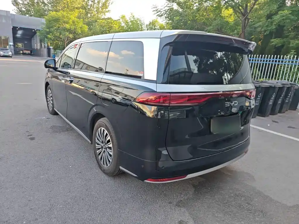 BYD Xia 2025 2025 DM-i 1.5T 180km Surpass Edition