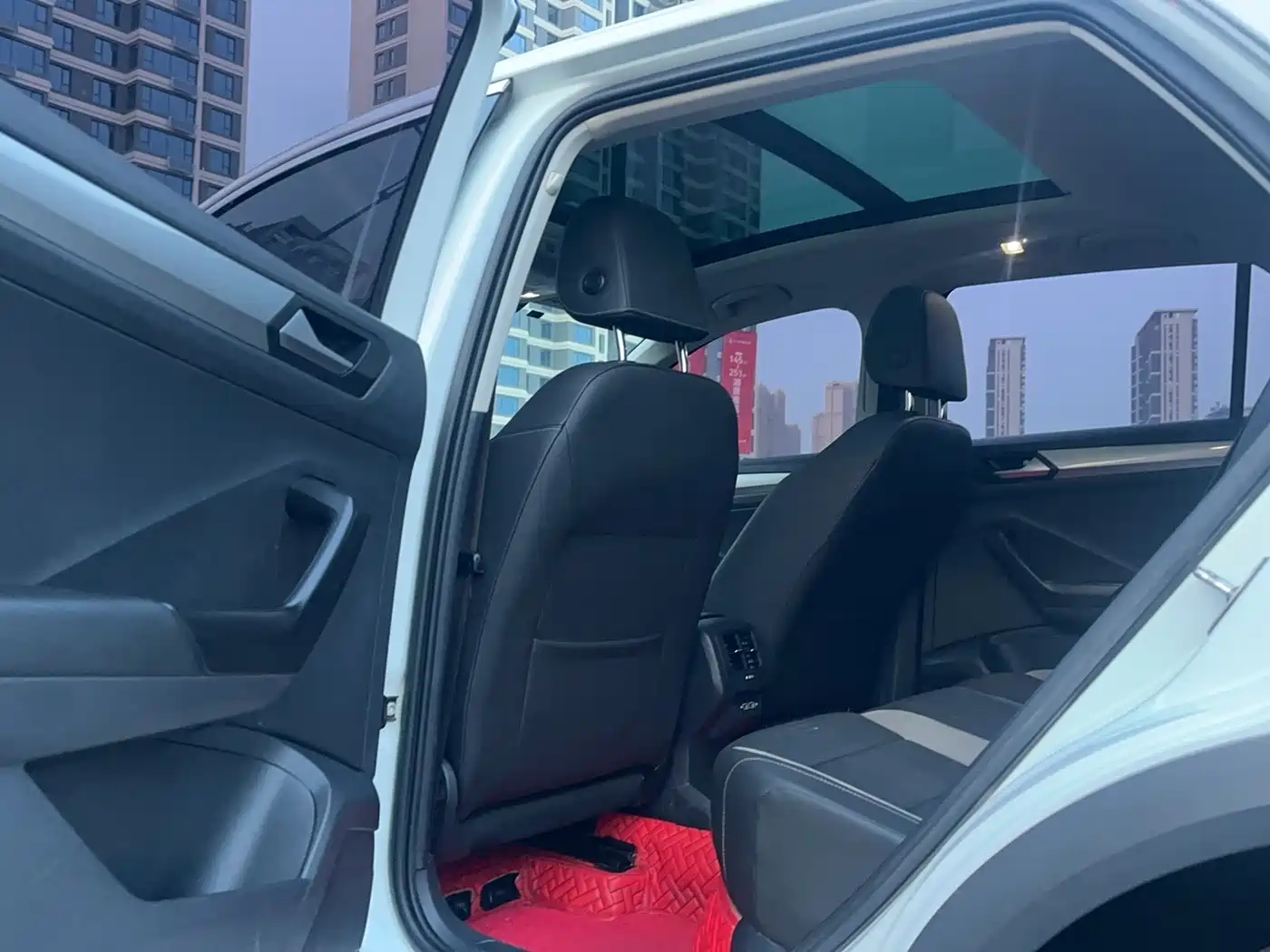 Volkswagen T-ROC 2019 230TSI DSG 2WD Progressive Version China VI фото 15