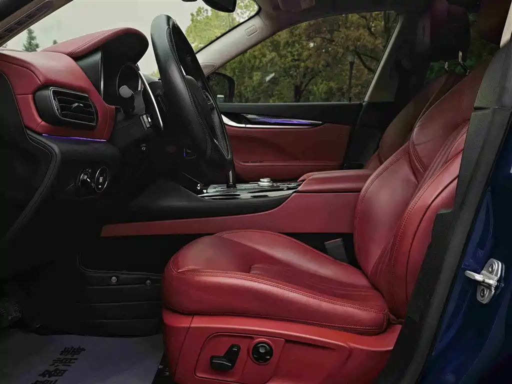 Maserati Levante 2016 3.0T Standard фото 13