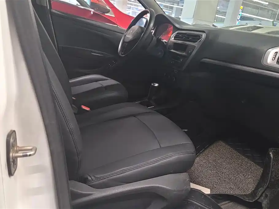 Peugeot 301 2014 1.6L Automatic Comfort Edition фото 8