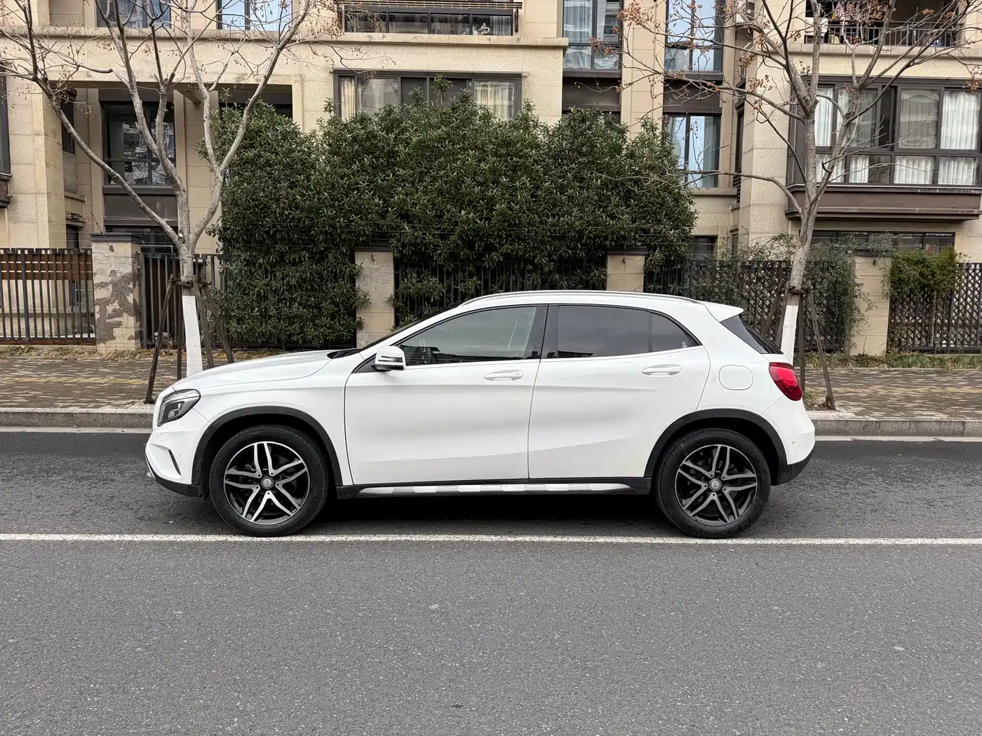 Mercedes-Benz GLA 2017 GLA 220 4MATIC Fashion фото 4