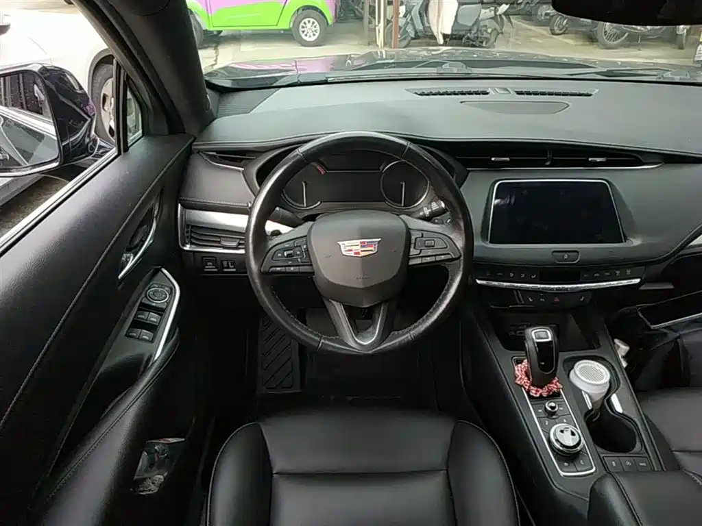 Cadillac XT4 2019 2018 28T FWD Leading Edition