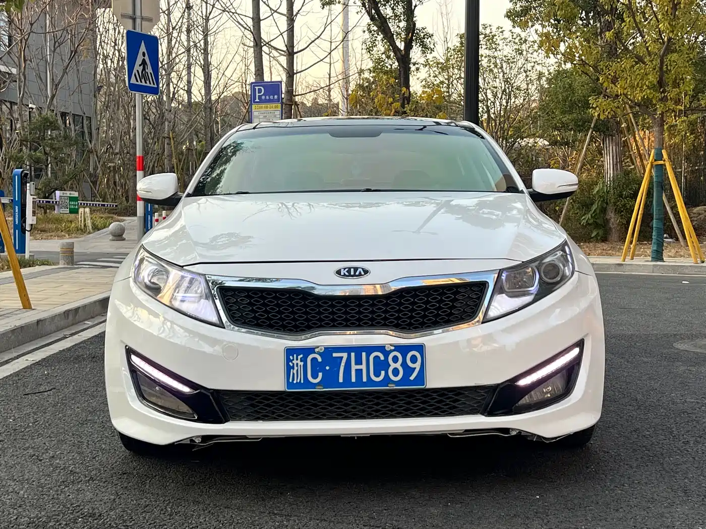 Kia K5 2012 2.0L Automatic DLX фото 2