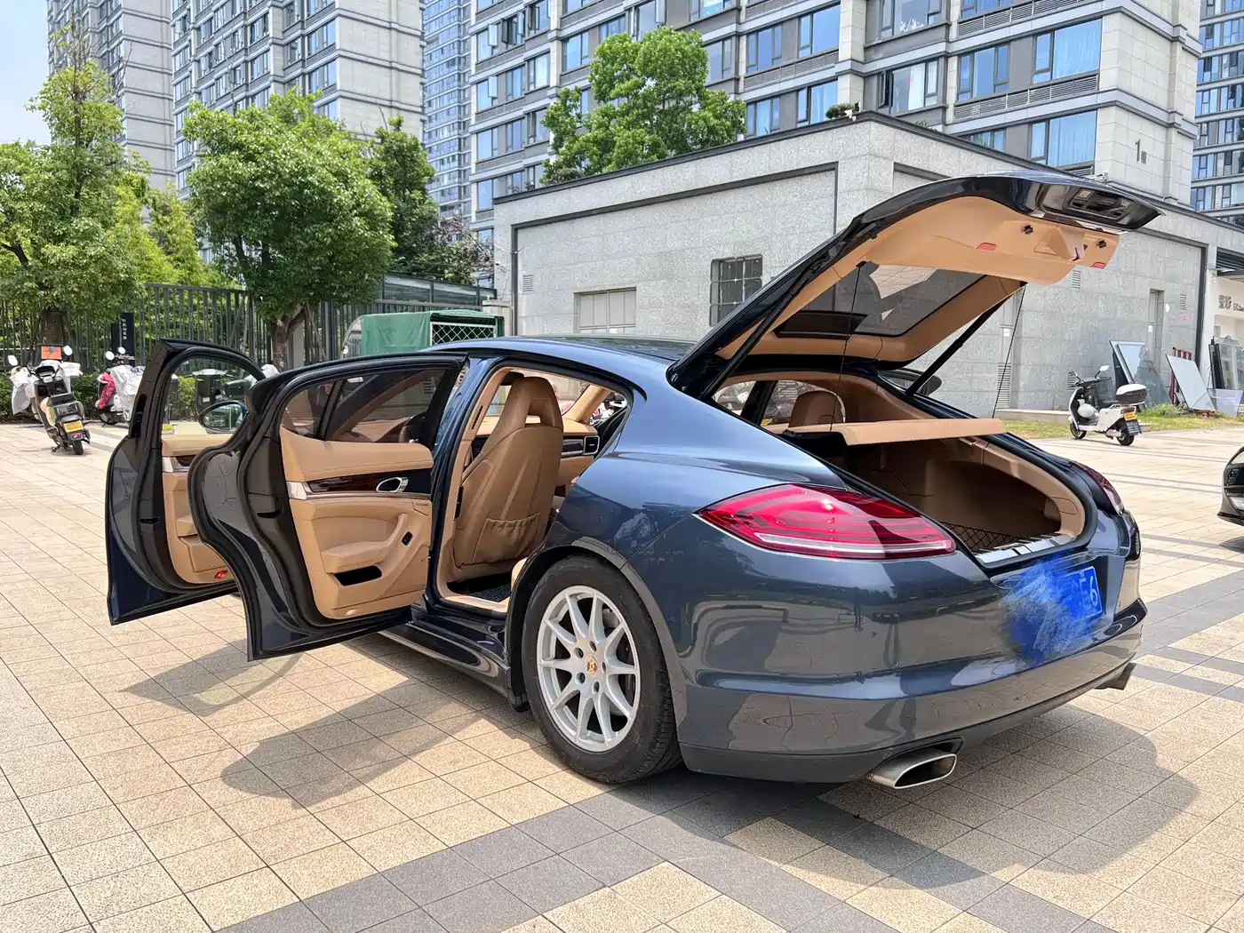 Porsche Panamera 2011 2010 Panamera 3.6L