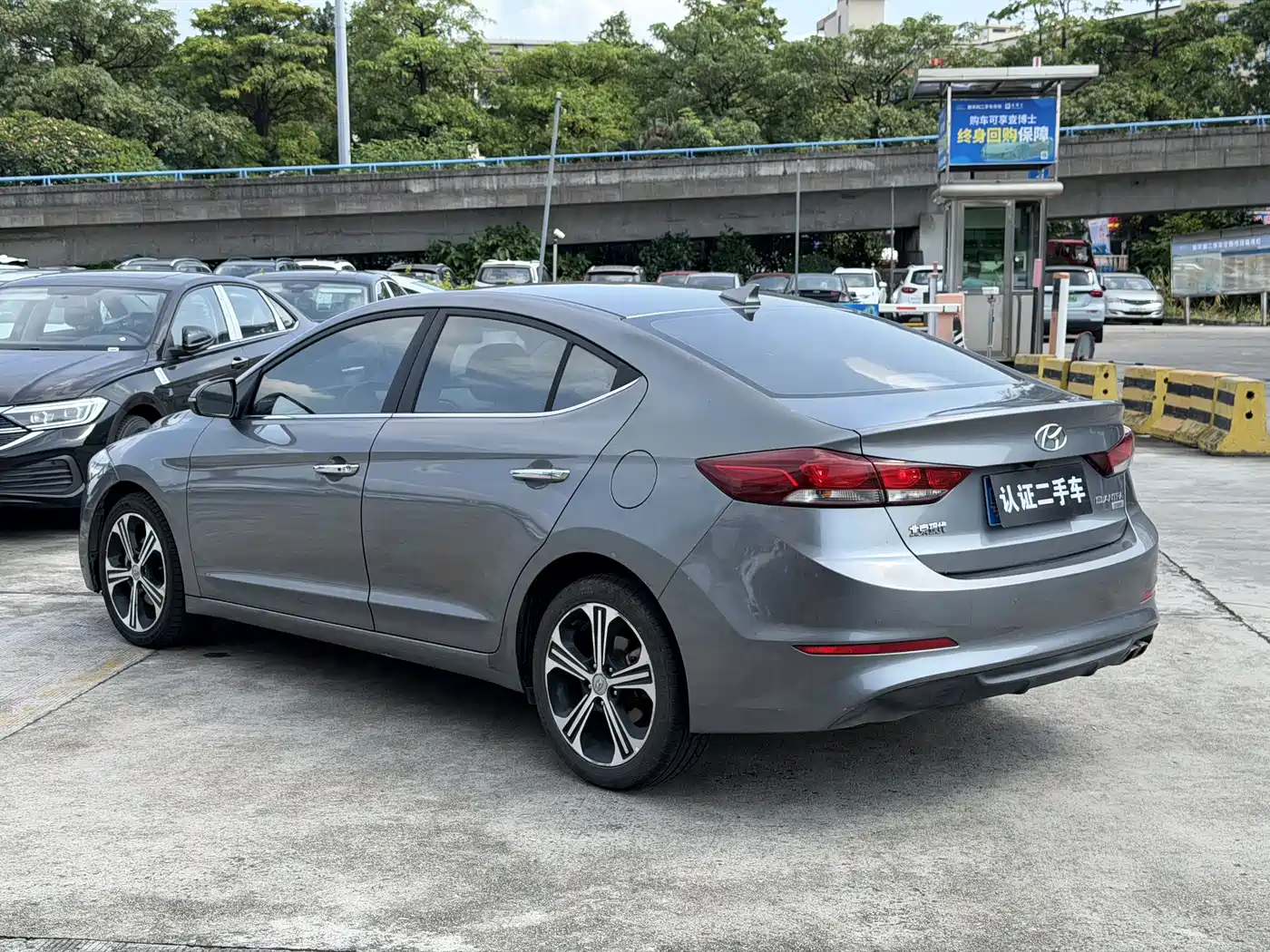 Hyundai Elantra 2018 1.4T DCT Dynamic·Vitality Model фото 13